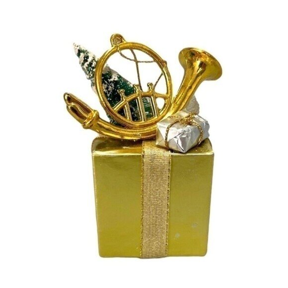 Vintage 3D Musical Christmas Ornament Gold Gift Shape Working Music Box - Picture 5 of 6